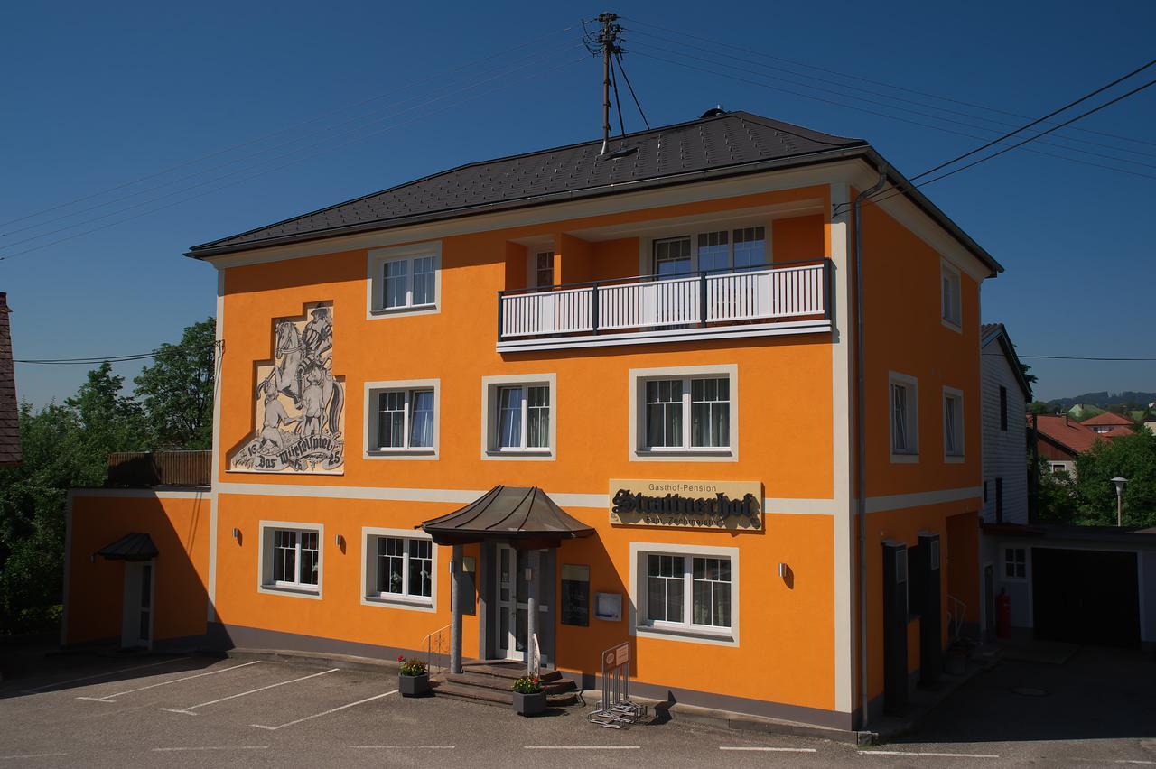 Strattnerhof Hotel Frankenburg am Hausruck ภายนอก รูปภาพ